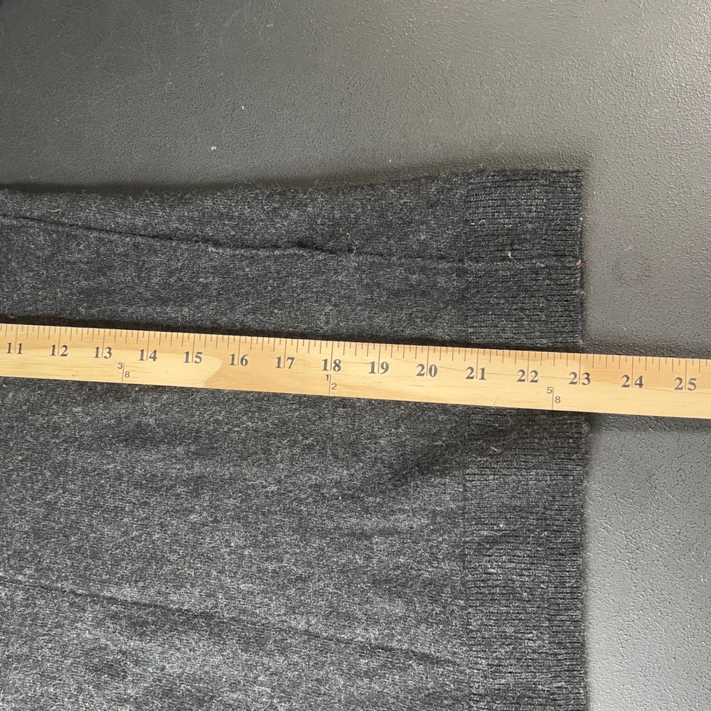 Merino Wool Cashmere Blend Sweater Women M Gray Quiet Luxury Minimalist Neutral - Picture 5 of 8